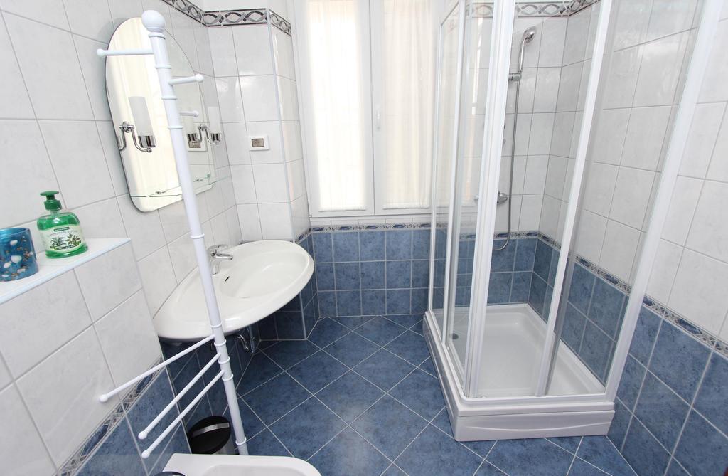 Apartments Casa Menis Ровинь Экстерьер фото