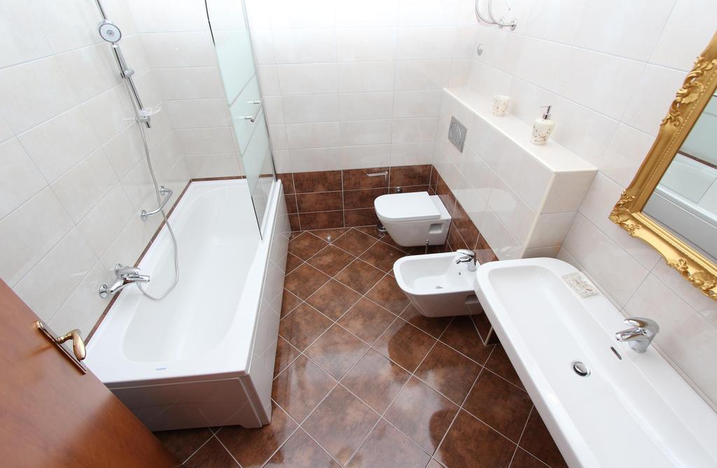 Apartments Casa Menis Ровинь Экстерьер фото